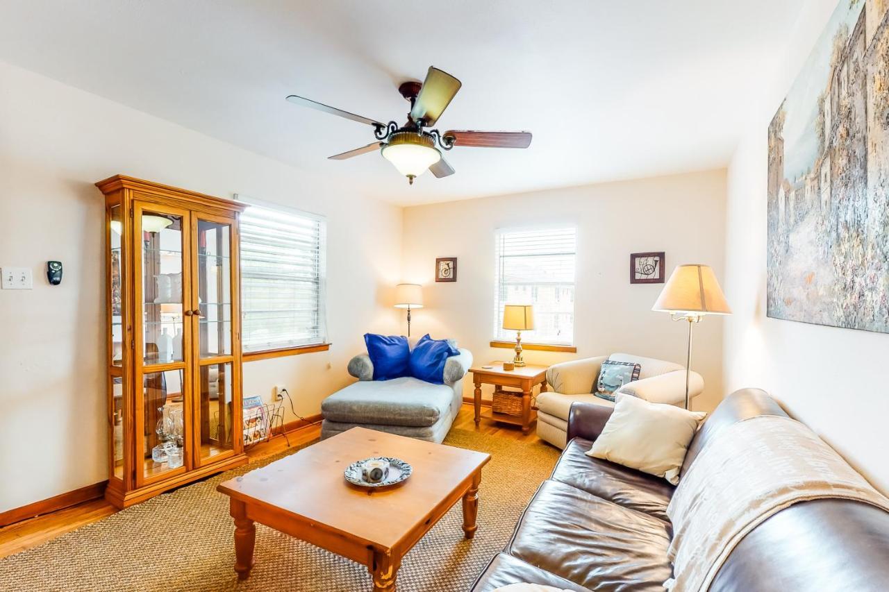 Backyard Escape Appartement Galveston Buitenkant foto